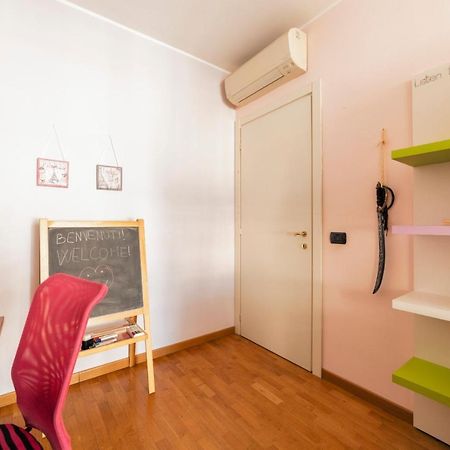 Milano Rogoredo Apartment With Garage Ngoại thất bức ảnh